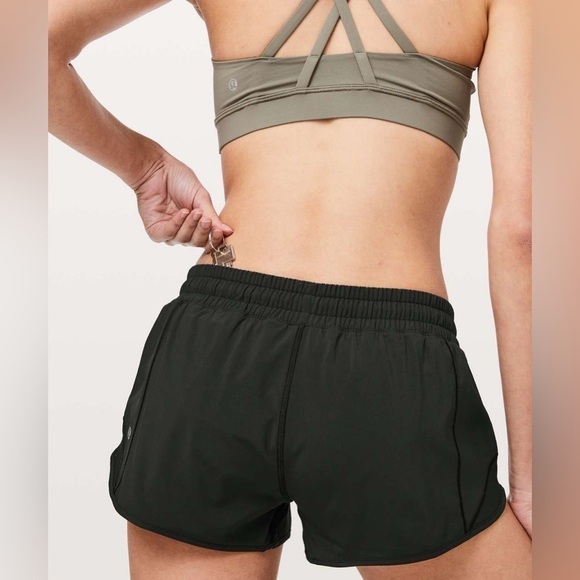 LULULEMON Hotty Hot Short II *2.5"
Heather Lux Multi  Black / Heathered … - Picture 2 of 9